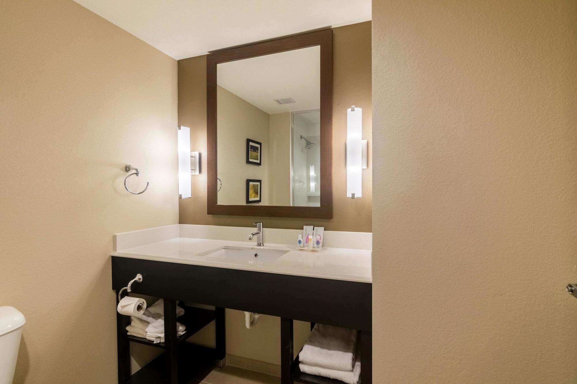 Comfort Suites Fairgrounds West Oklahoma Dış mekan fotoğraf